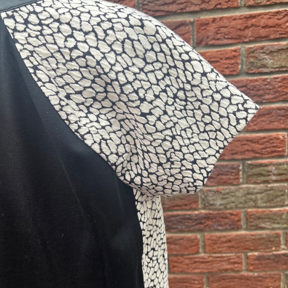 Banana Republic Pattern Top - Picture 7 of 9